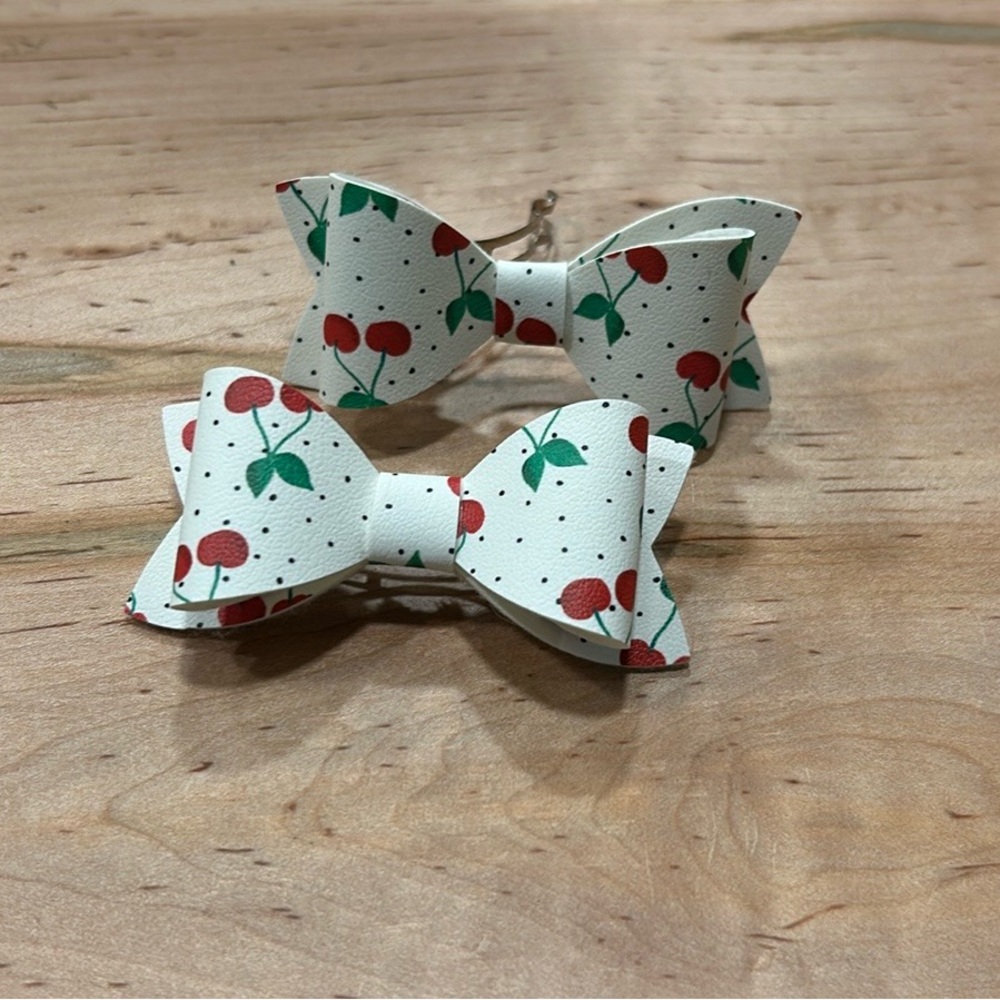 Cherry pattern hair clip set
